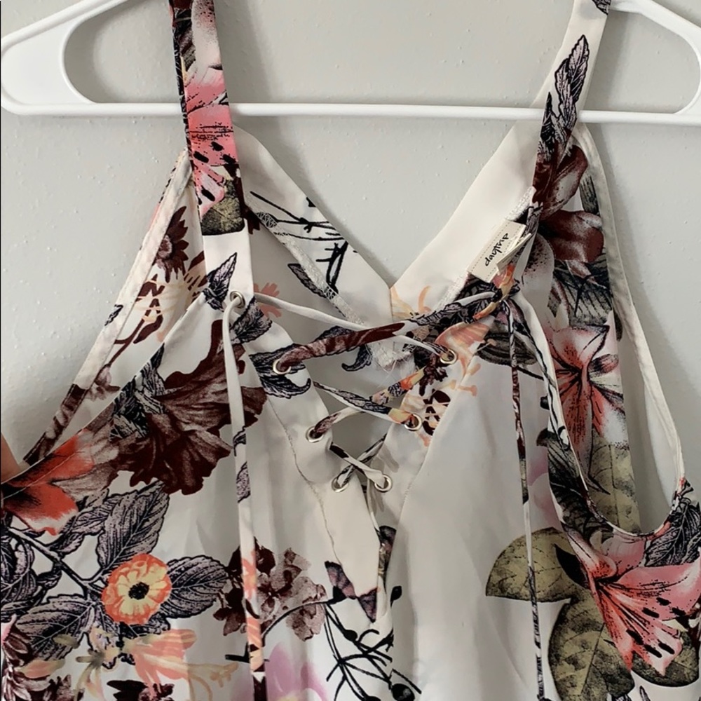 Daytrip floral tank top - Picture 2 of 3